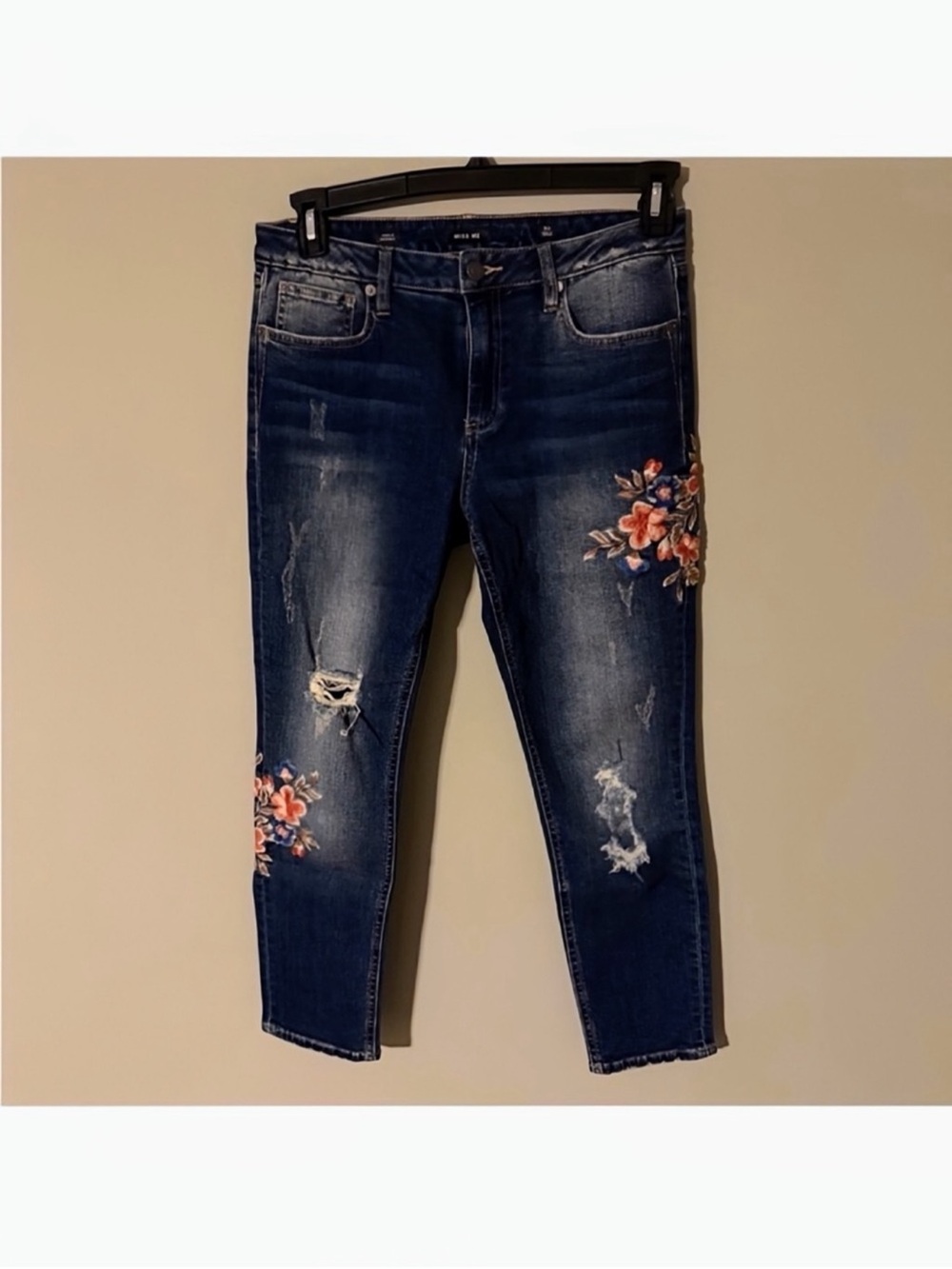 Gorgeous Miss Me Ankle Skinny Jeans With Floral Embroidery 30” Inseam